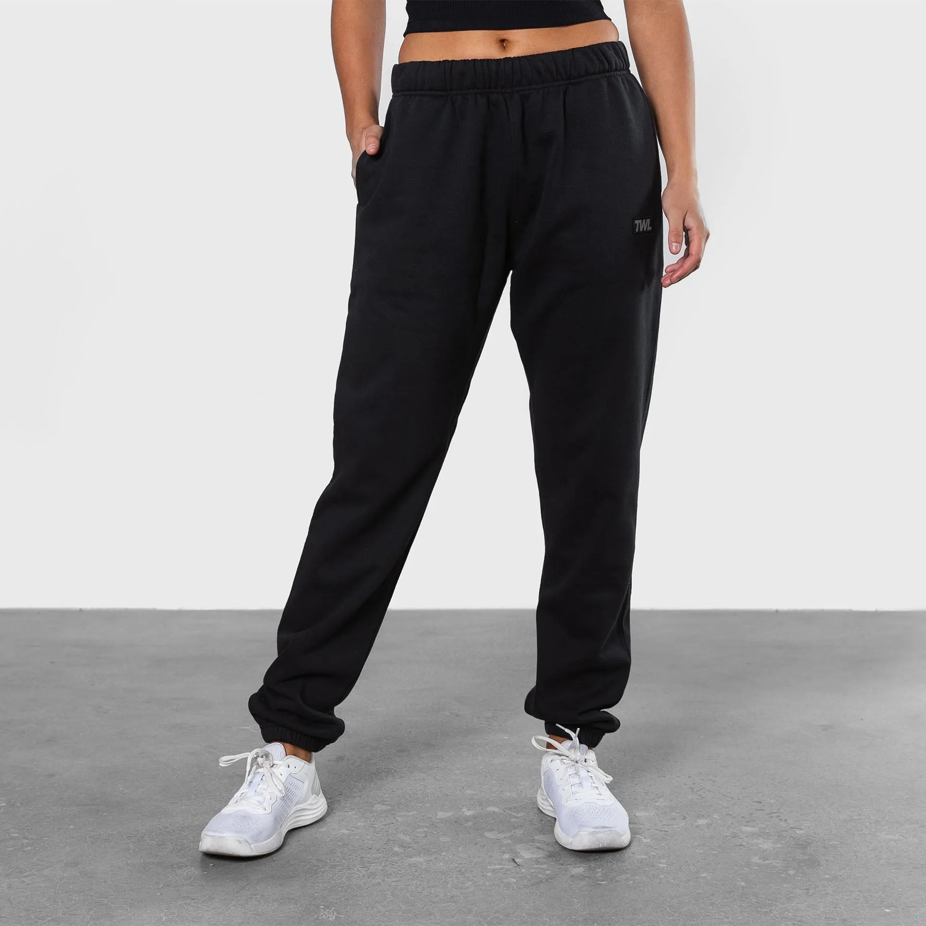 TWL - ALTITUDE OVERSIZED HOODIE AND PANTS - BLACK