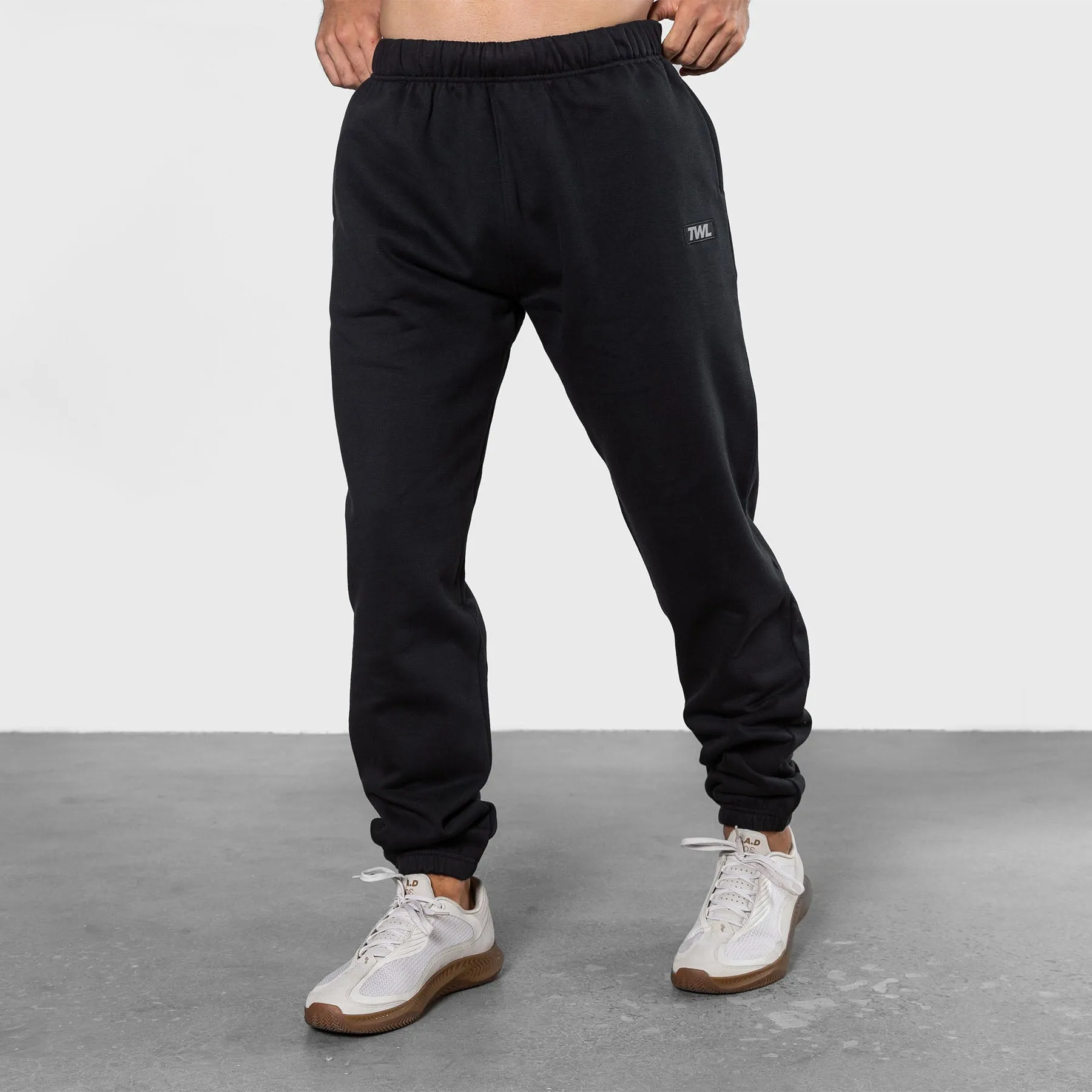 TWL - ALTITUDE OVERSIZED HOODIE AND PANTS - BLACK